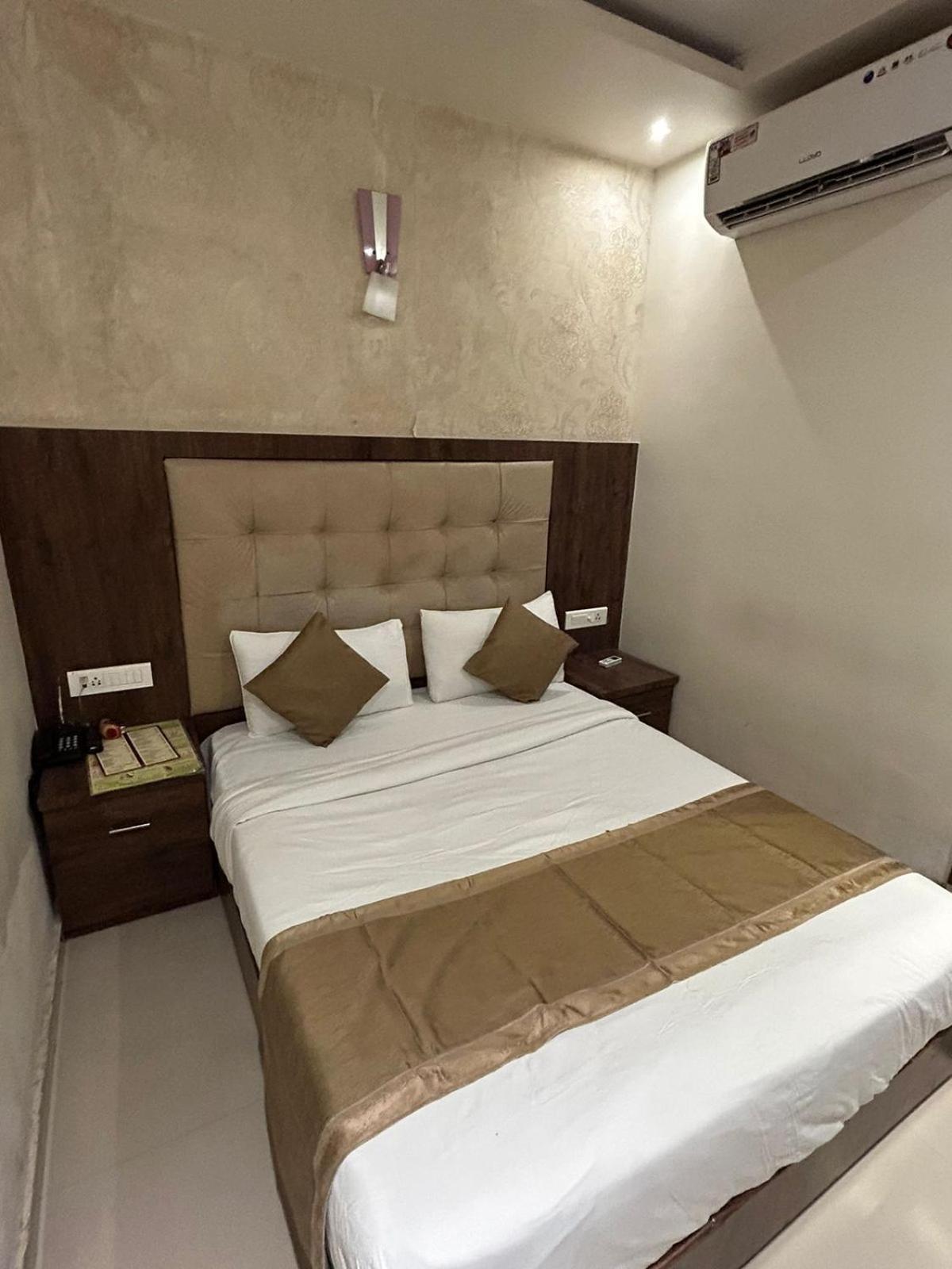 Hotel Bkc Mannat Βομβάη Εξωτερικό φωτογραφία