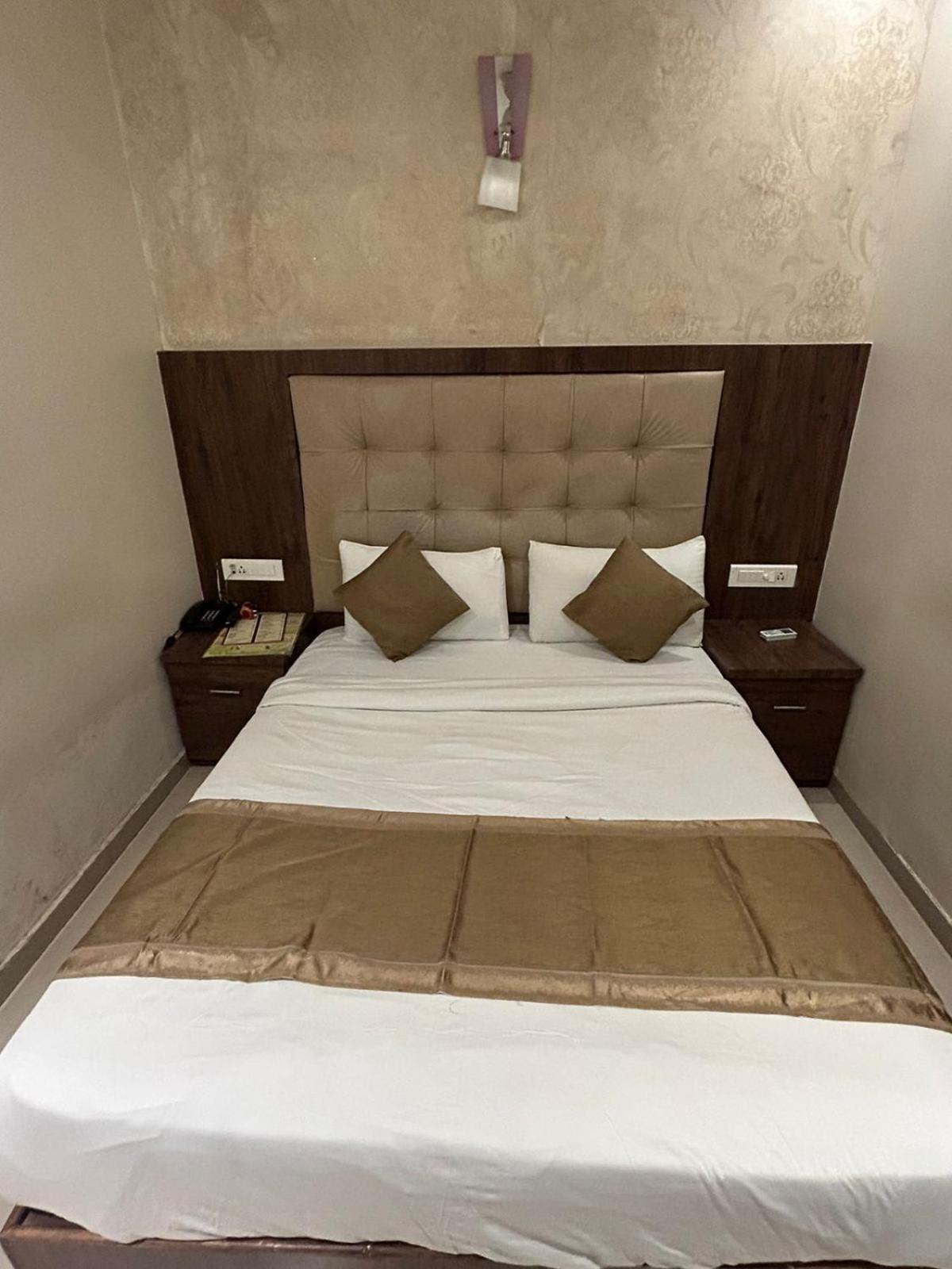 Hotel Bkc Mannat Βομβάη Εξωτερικό φωτογραφία